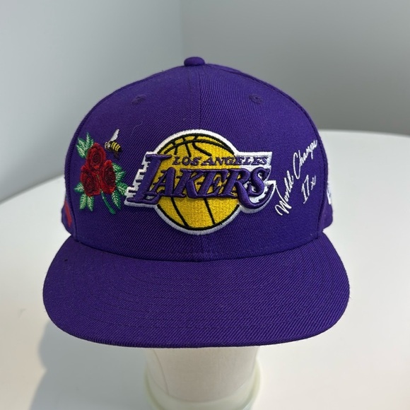 Los Angeles Lakers New Era 17x World Champions Fitted Hat - Size 7 1/2 - Picture 1 of 7